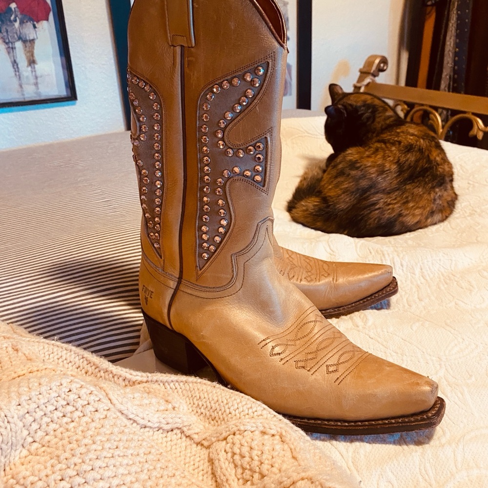 Frye Tan Pink Studded Western Cowboy Boots - Women